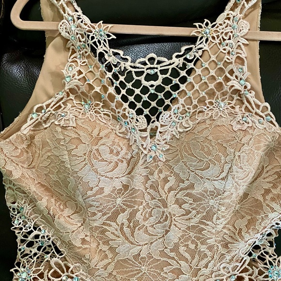 Jodi Kristopher Formal Pink/Peach Lace Dress Fit & Flare, Cut Out Dress. Size 13 - Picture 7 of 9